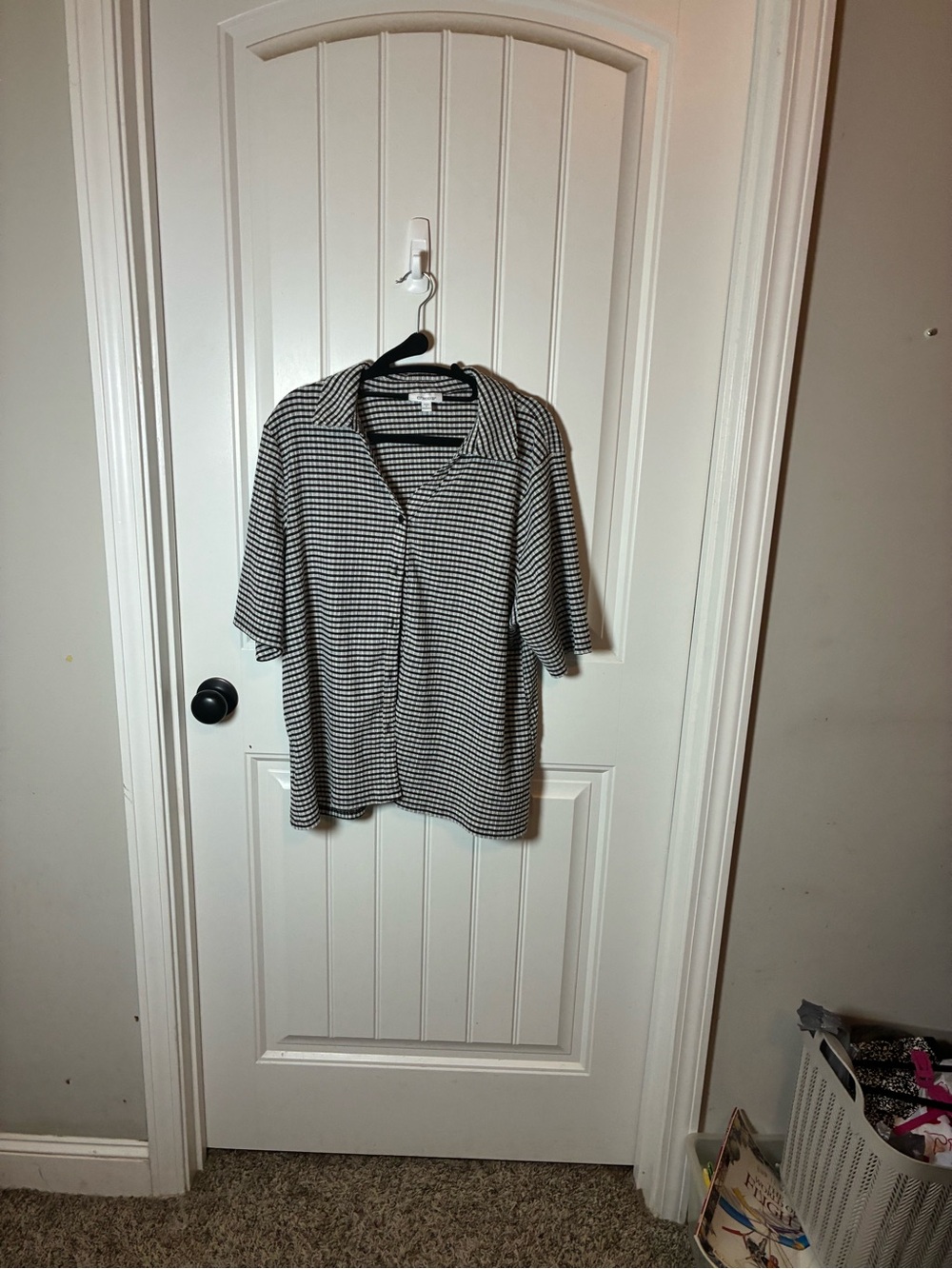 Chico's Black & White Houndstooth Short Sleeve Button Down